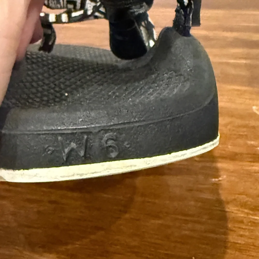 Chaco Sandals Size 6 Black White Pattern Adjustable Outdoor Hiking - Picture 10 of 11